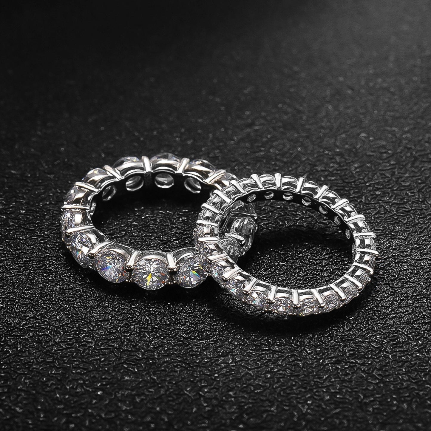 Round Cut Moissanite Wedding Band \ Minimalist Moissanite Band \ Eternity Band \ Moissanite ring \ Bubble Prong Set \ Bridal