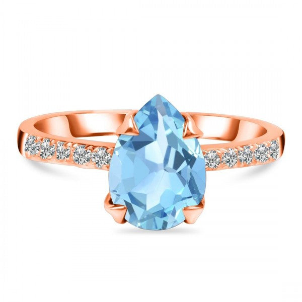 Timeless beauty - a ring with blue topaz